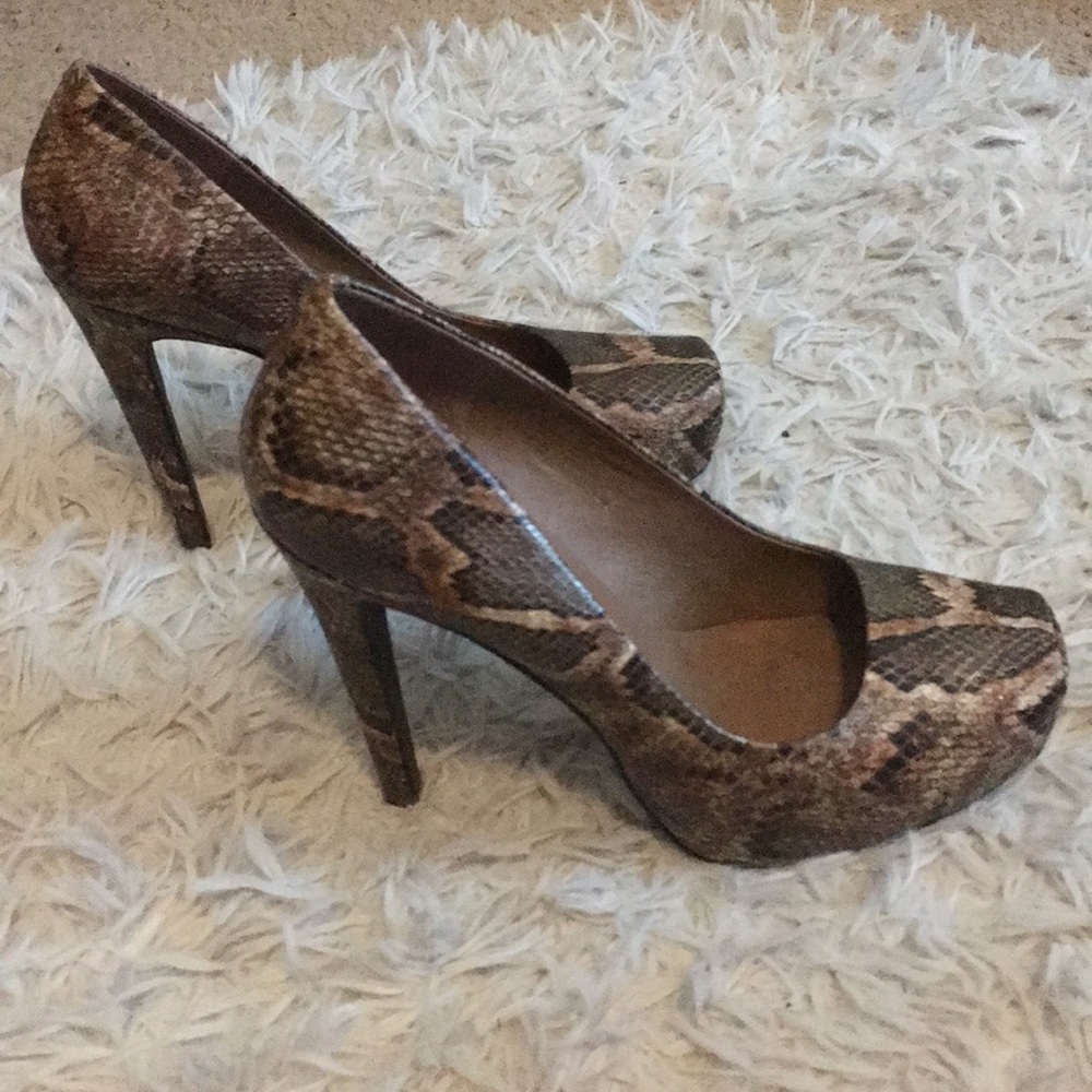 Sexy Snake Print Heels ❤️💜